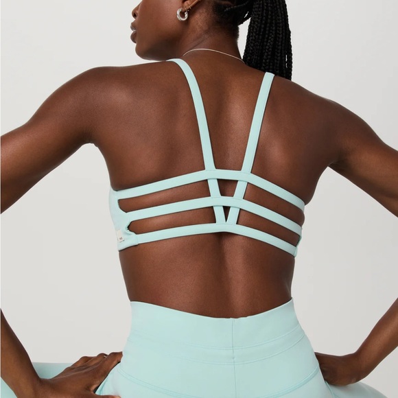 Vuori Peach Yosemite Sports Bra new w/o tags - Picture 5 of 6